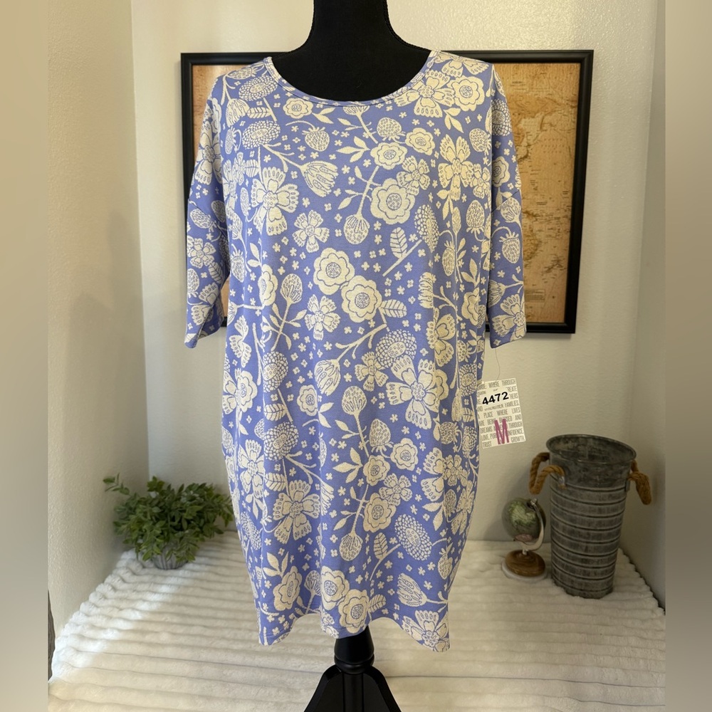 Lularoe floral Irma tee size medium